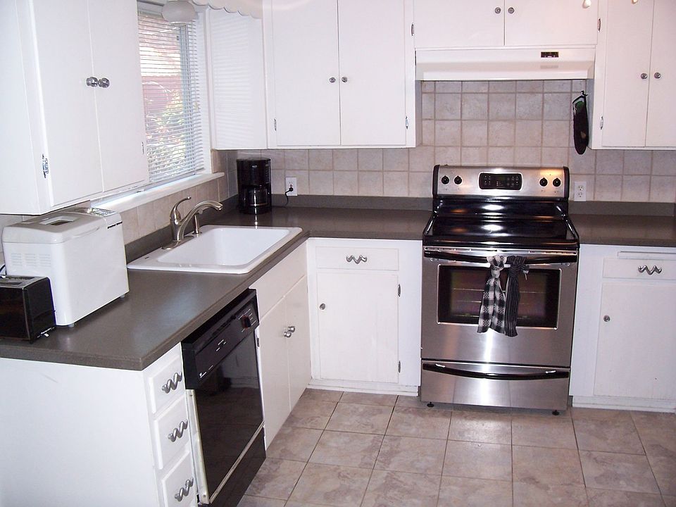 2nd image of 6602 Jamaica Ct
