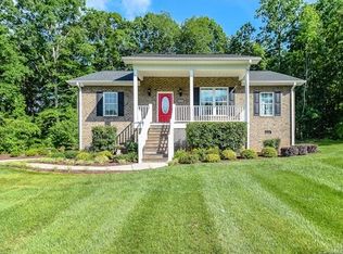 8771 Peninsula Dr, Terrell, NC 28682