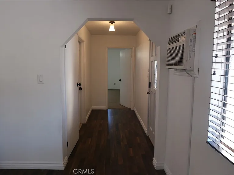 455 Nassau Ave — Photo 9