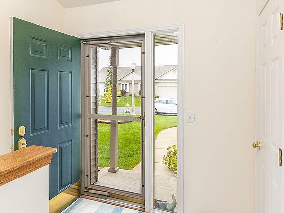 4th image of 422 White Pine Blvd #48
