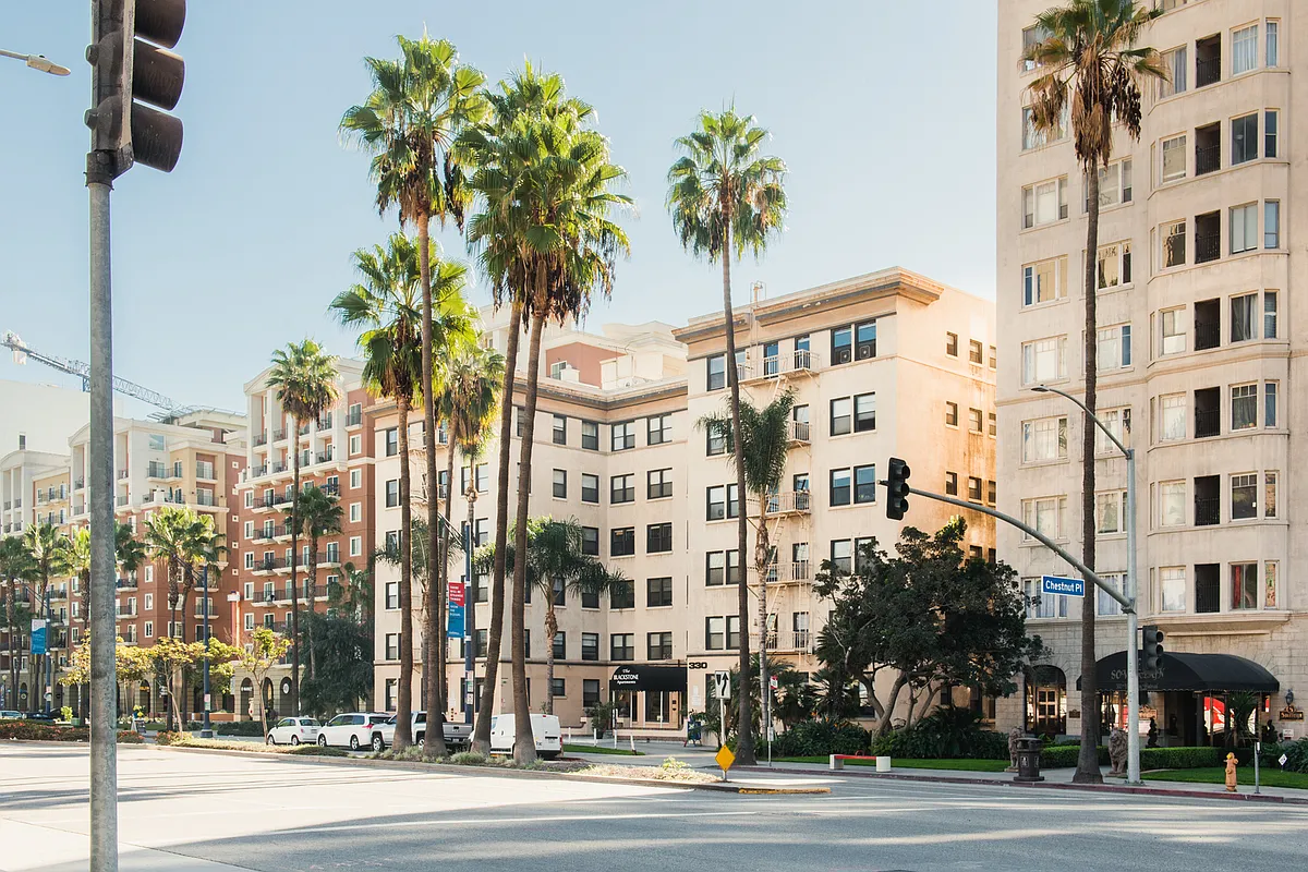 Building Photo - The Blackstone Apartments