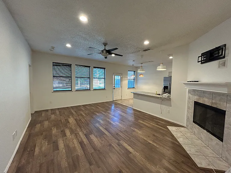 6404 Downeast Dr — Photo 2