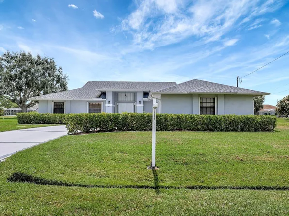 1902 SE Gaskins Circle, Port St Lucie, FL 34952