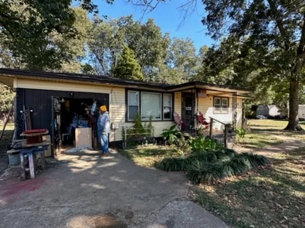 608 N Bay Dr, Bay, AR 72411