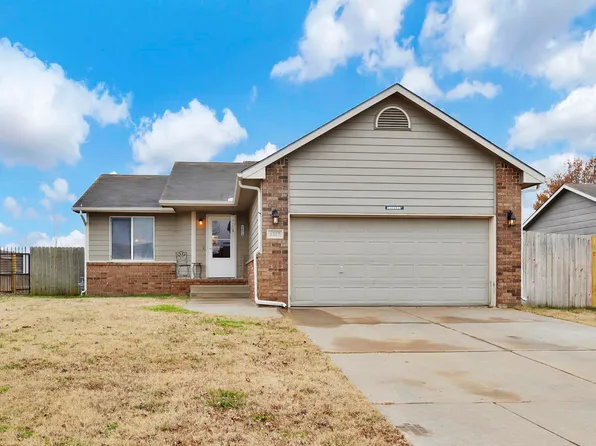 1327 E Berlin St, Haysville, KS 67060