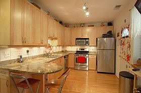 3rd image of 1241 W Rosemont Ave APT 3E