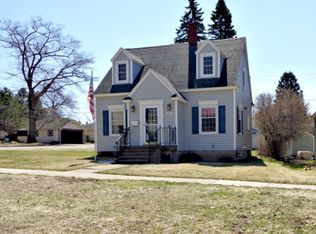 739 E A St, Iron Mountain, MI 49801