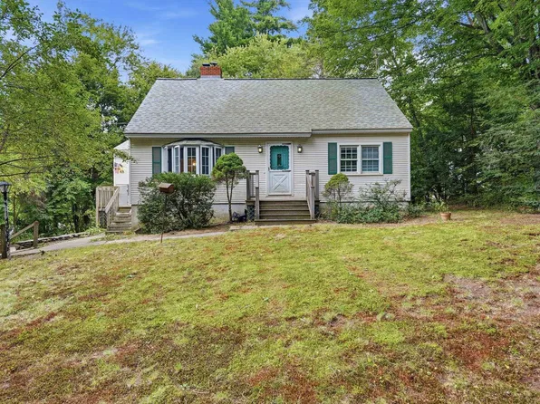 69 College Road, Goffstown, NH 03045