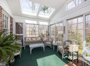 1 Woodland Cir, Downingtown, PA 19335