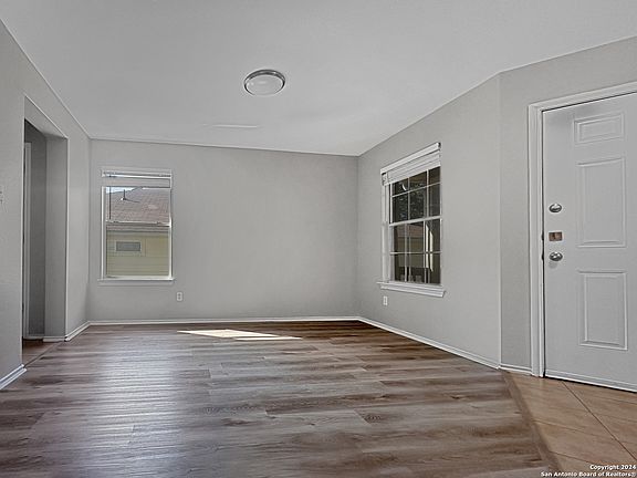 3rd image of 216 ARMADILLO WAY