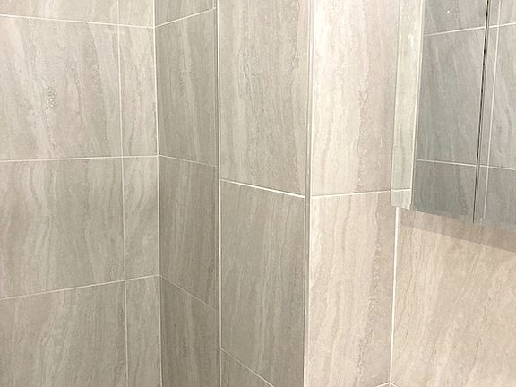 5th image of 454 W 36th St #2