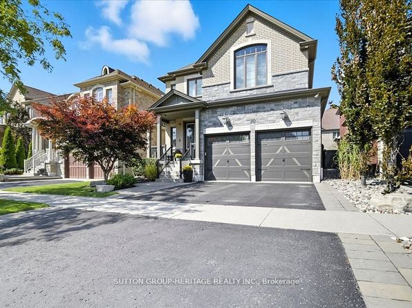 22 Glengowan St, Whitby, ON L1R 0K9