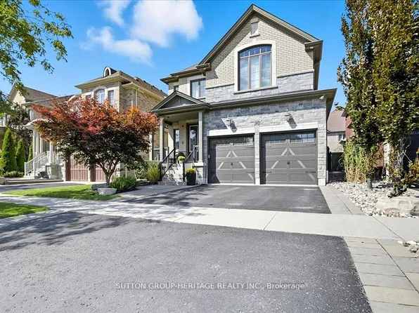 22 Glengowan St, Whitby, ON L1R 0K9