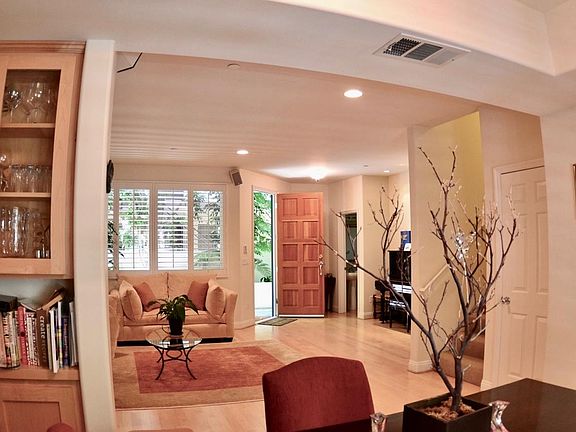 3rd image of 954 14th St Unit 4