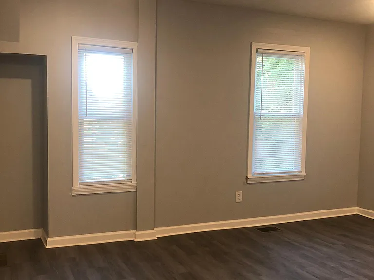 303 Oak St #2 — Photo 19
