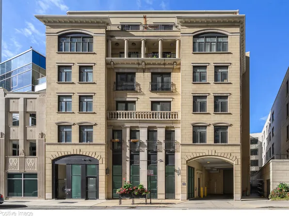 2042 N Clark St APT 6S, Chicago, IL 60614