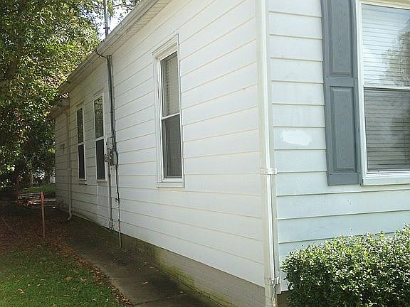 3rd image of 109 S Greenwood St