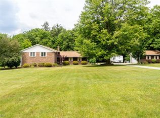 33 Eggleston Rd, Aurora, OH 44202