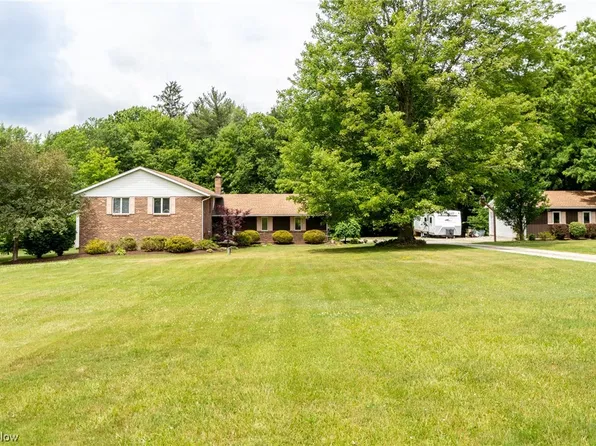 33 Eggleston Rd, Aurora, OH 44202