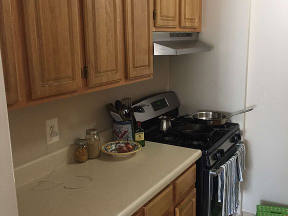2nd image of 2523 36th St APT 3R