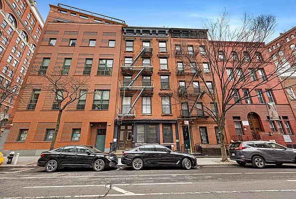 Rented by Compass | media 10