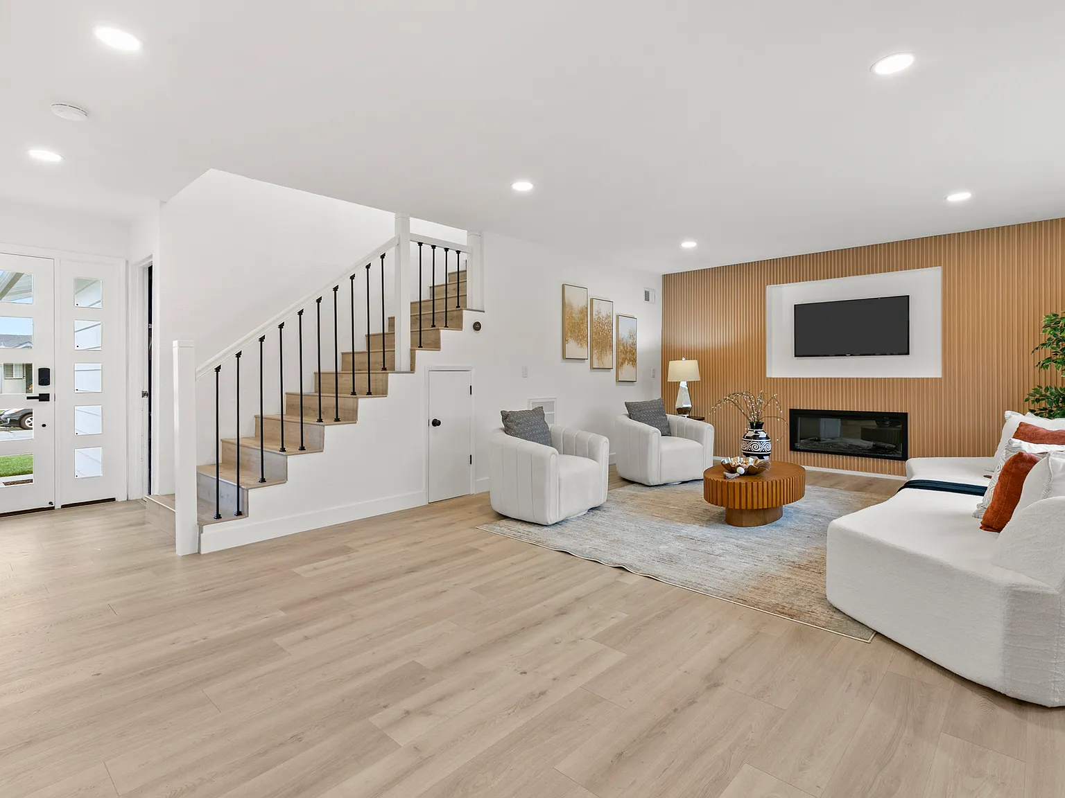 4 bed, 2.5 bath, 1700 sqft, $7,990 — Photo 4