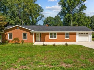 2131 Rougemount Ln, Kernersville, NC 27284