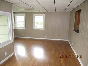 5th image of 701 Esther Ln