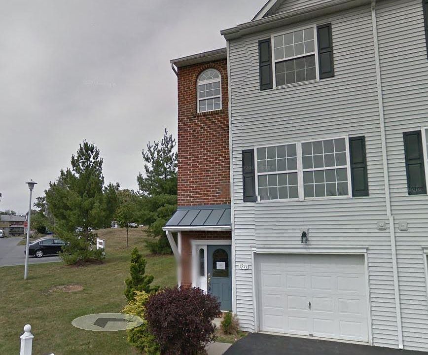 2nd image of 1271 Basswood Ln