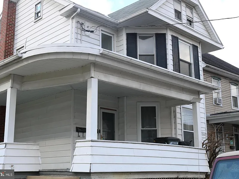 230 W 2nd St #A — Photo 30