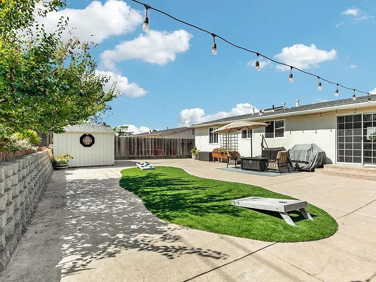 248 Beach Rd — Photo 10