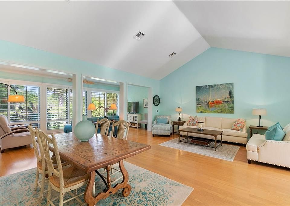 1st image of 1633 NW Sweet Bay Cir