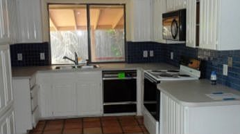 4th image of 900 Flagstone Ct