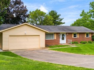 3245 Nob Hill Rd, Zanesville, OH 43701