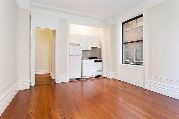 Rented by Douglas Elliman | media 23