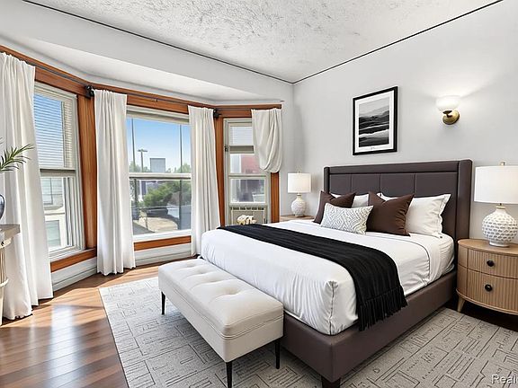 4th image of 1933 11th St #1