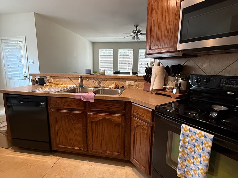 1152 Sunderland Ln — Photo 7