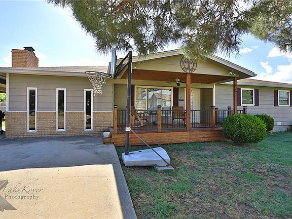 2nd image of 556 Stella Ave