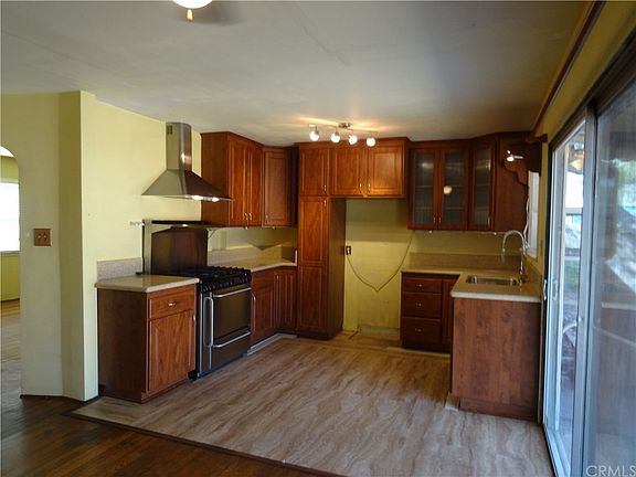 3rd image of 660 S College Ave