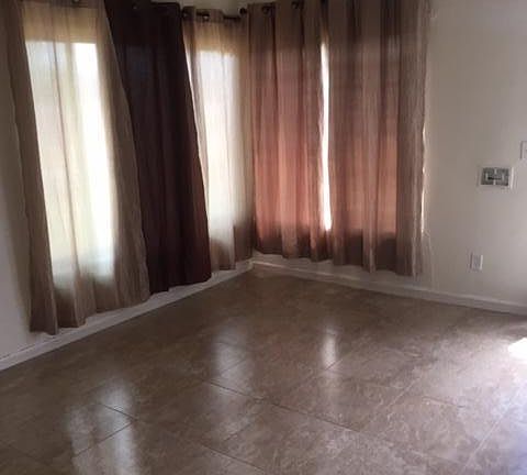 5th image of 813 E Amelia Ave