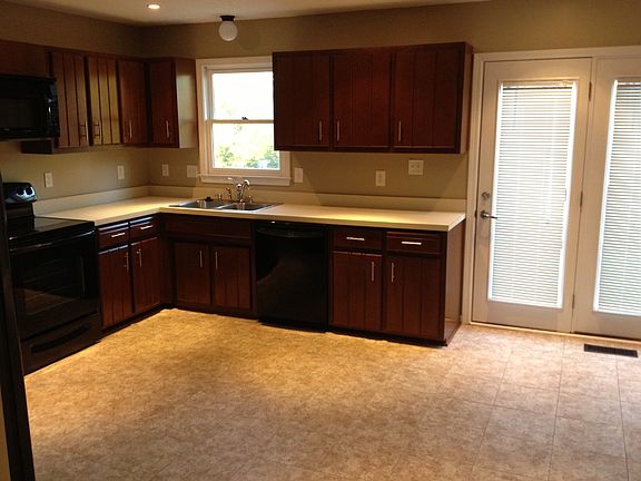 2nd image of 516 Hunting Hills Dr