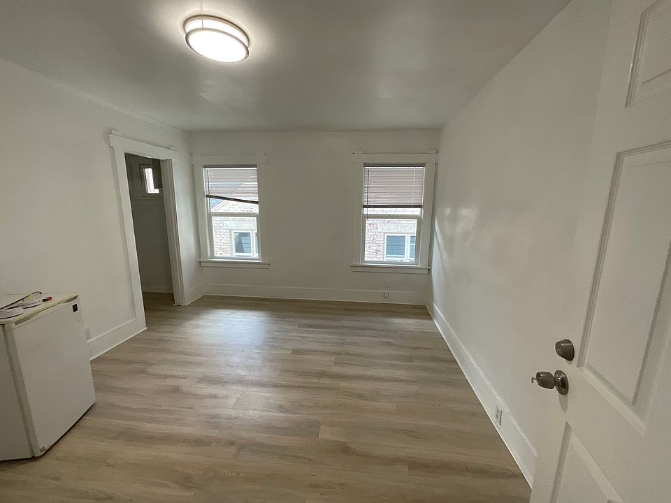 2nd image of 4547 19th Ave NE