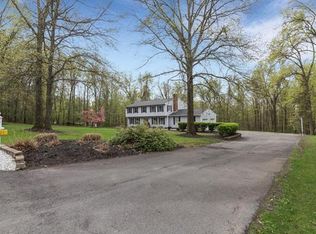 4 Deer Hill Rd, Rock Tavern, NY 12575