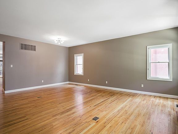 4th image of 4228 W Pine Blvd #1