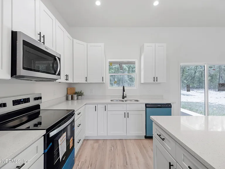 7465 Donald St — Photo 12