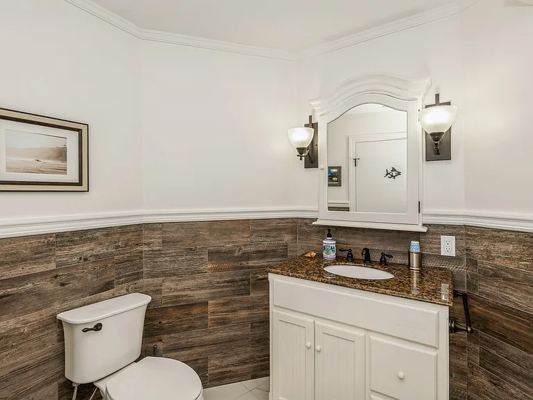 31 Fairbanks Ct — Photo 10