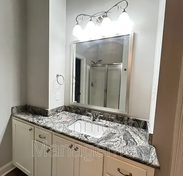 8027 Seville Ct — Photo 7