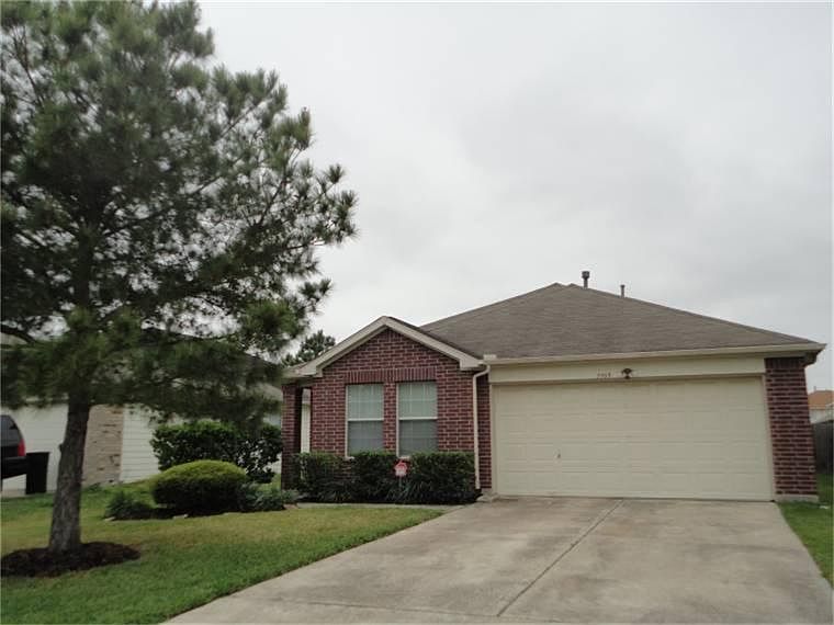 1st image of 7703 Little Thicket Ct
