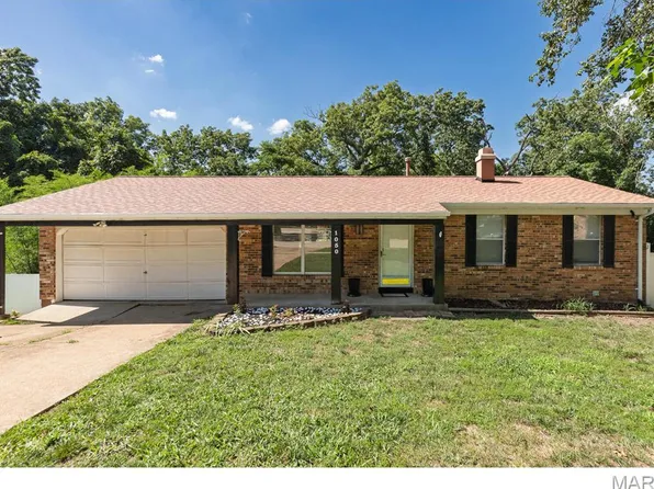 1050 Little Brennen Ct, Fenton, MO 63026