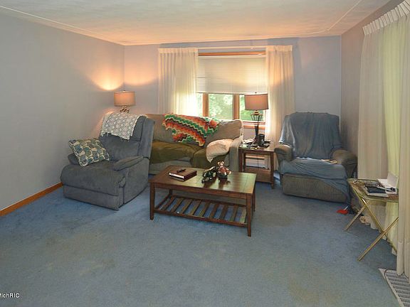 5th image of 13707 East St #U